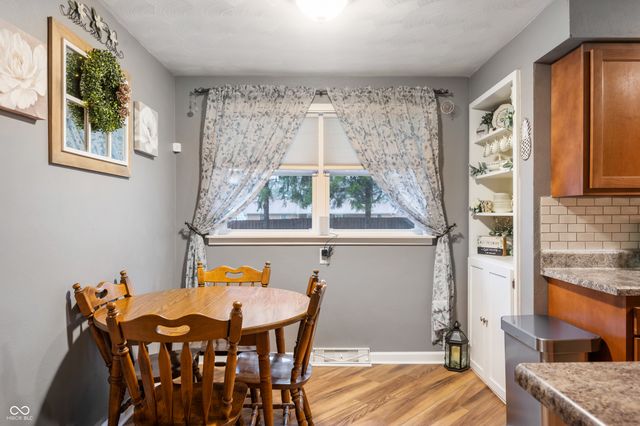 902 South Street, Shirley, IN 47384