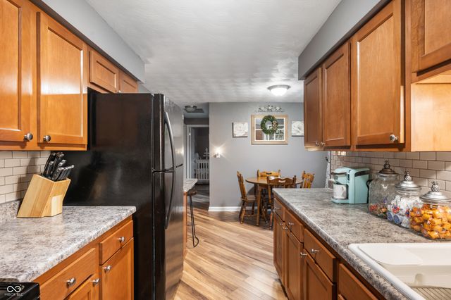 902 South Street, Shirley, IN 47384