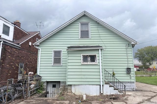 10132 Traverse Street, Detroit, MI 48213