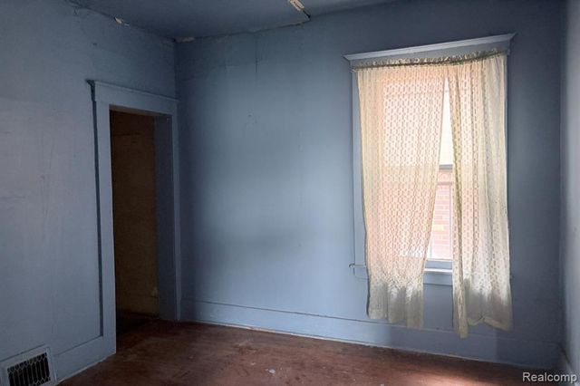 10132 Traverse Street, Detroit, MI 48213