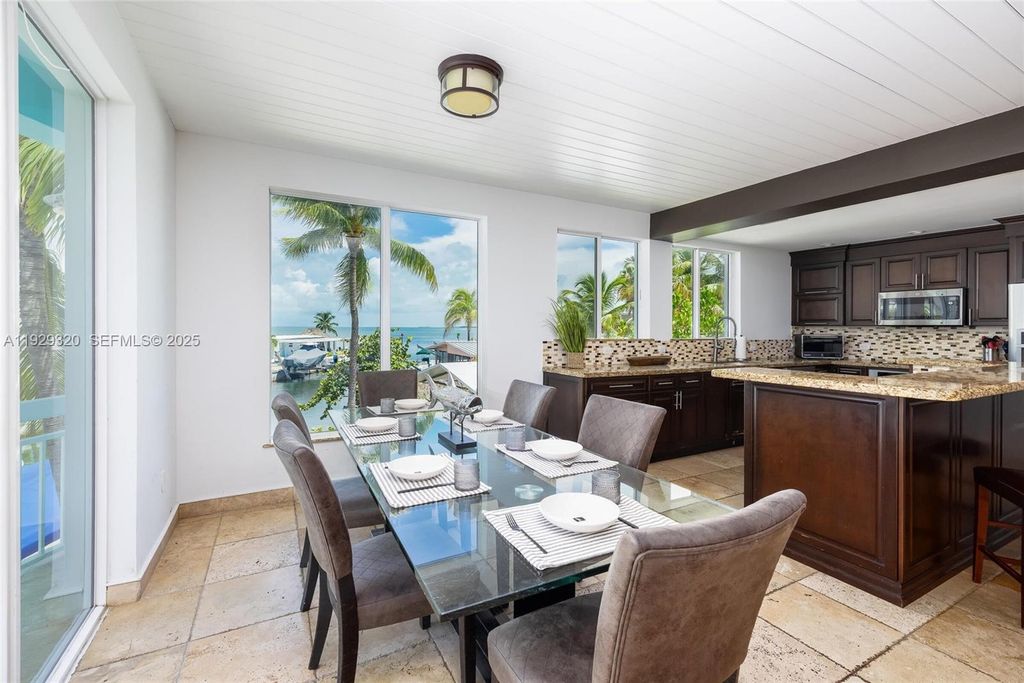 Image 14 of property listing at 107 Hilson Ct, Tavernier, FL 33070