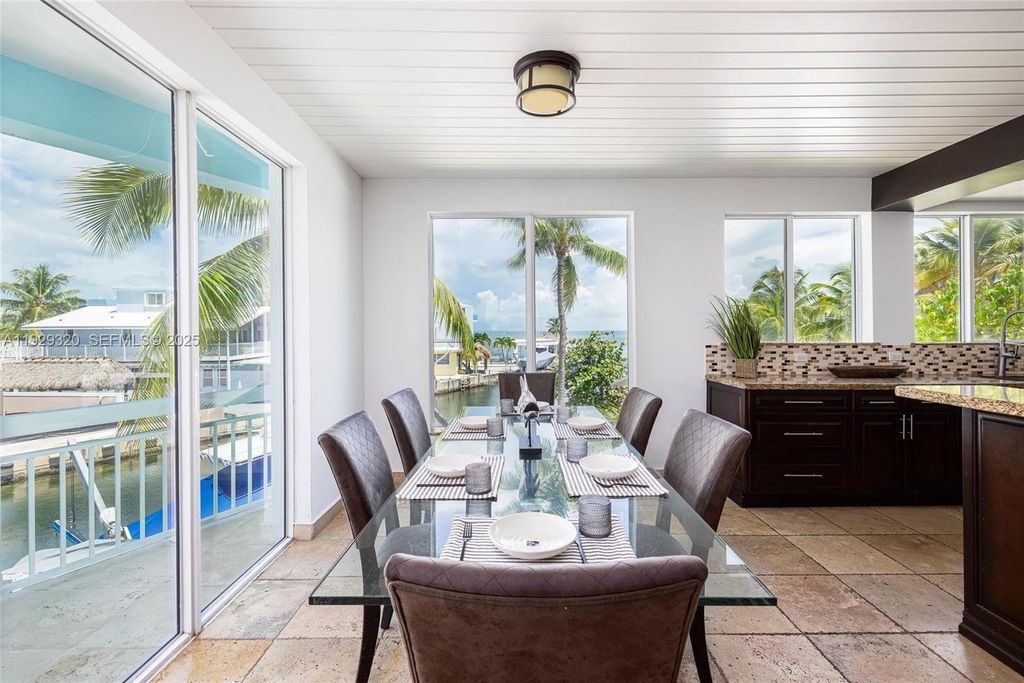 Image 15 of property listing at 107 Hilson Ct, Tavernier, FL 33070