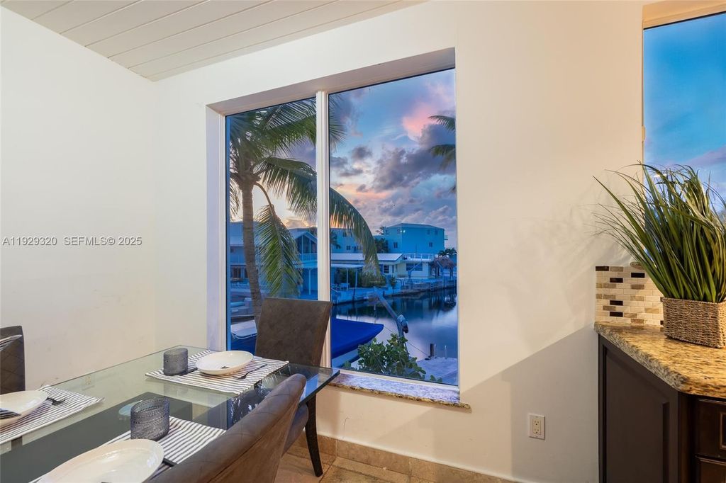 Image 16 of property listing at 107 Hilson Ct, Tavernier, FL 33070