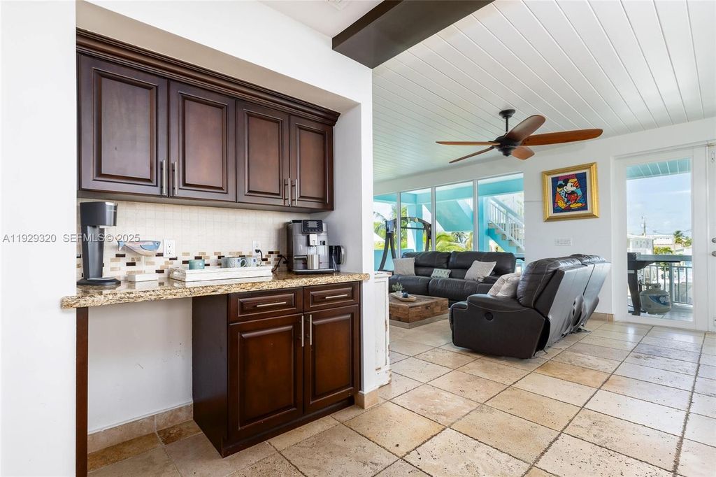 Image 17 of property listing at 107 Hilson Ct, Tavernier, FL 33070