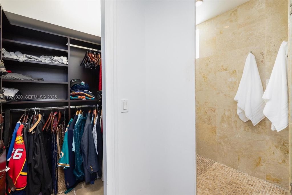 Image 26 of property listing at 107 Hilson Ct, Tavernier, FL 33070