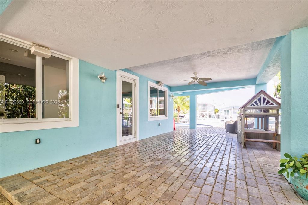 Image 55 of property listing at 107 Hilson Ct, Tavernier, FL 33070