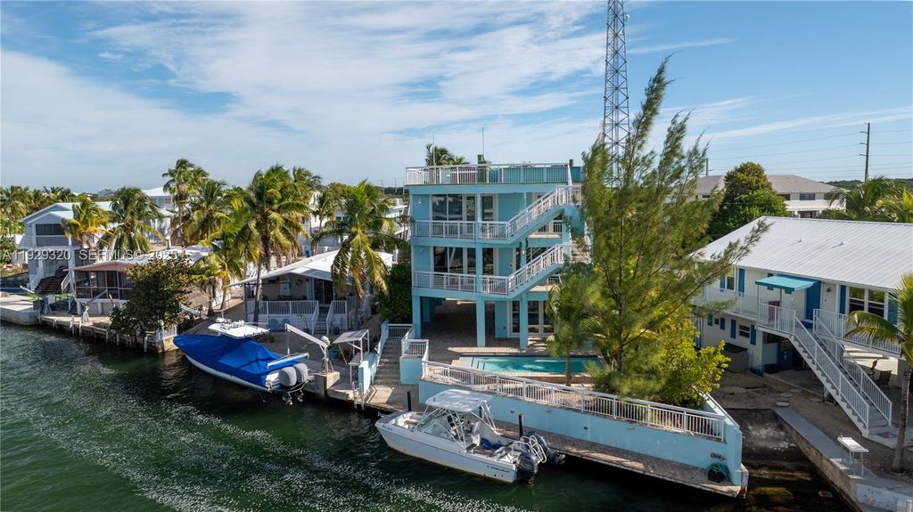 Image 61 of property listing at 107 Hilson Ct, Tavernier, FL 33070