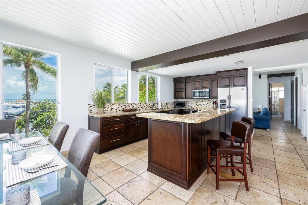 Image 9 of property listing at 107 Hilson Ct, Tavernier, FL 33070