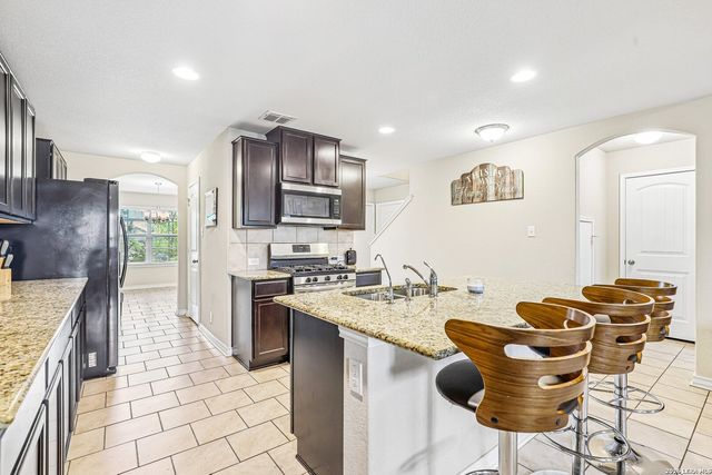 12335 ERSTEIN VLY, Selma, TX 78154