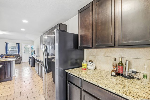 12335 ERSTEIN VLY, Selma, TX 78154