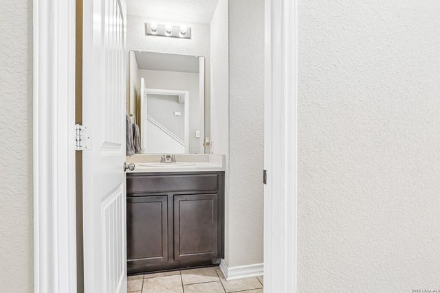 12335 ERSTEIN VLY, Selma, TX 78154