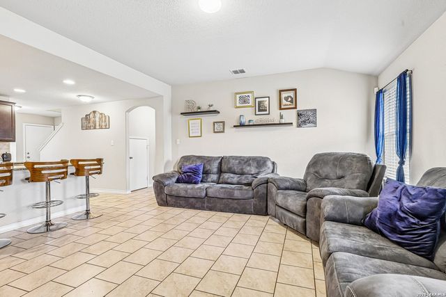 12335 ERSTEIN VLY, Selma, TX 78154