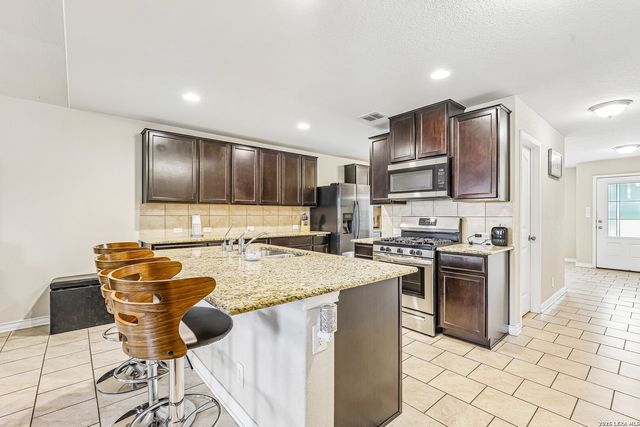 12335 ERSTEIN VLY, Selma, TX 78154