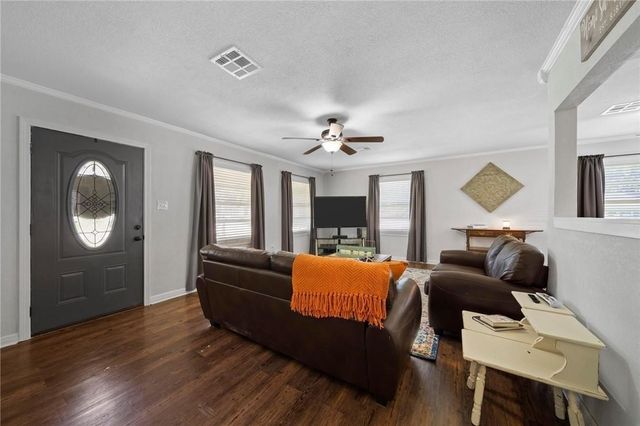 101 Easy Street, Valley Mills, TX 76689