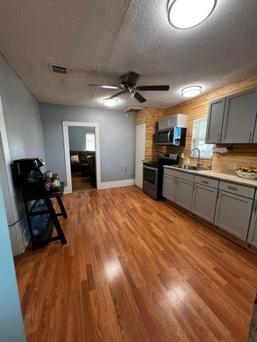 201 S Post Oak Street, Winnsboro, TX 75494