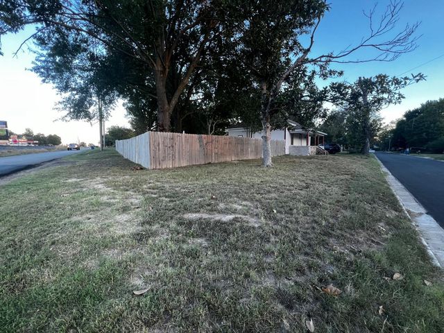 201 S Post Oak Street, Winnsboro, TX 75494