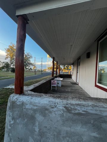 201 S Post Oak Street, Winnsboro, TX 75494