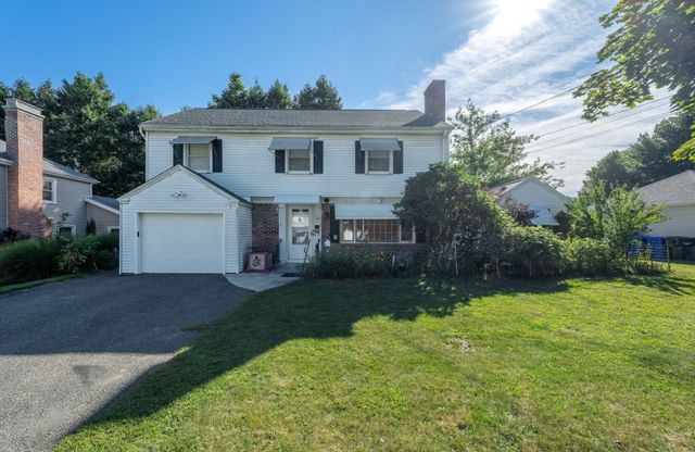 135 Emerson St, Springfield, MA 01118
