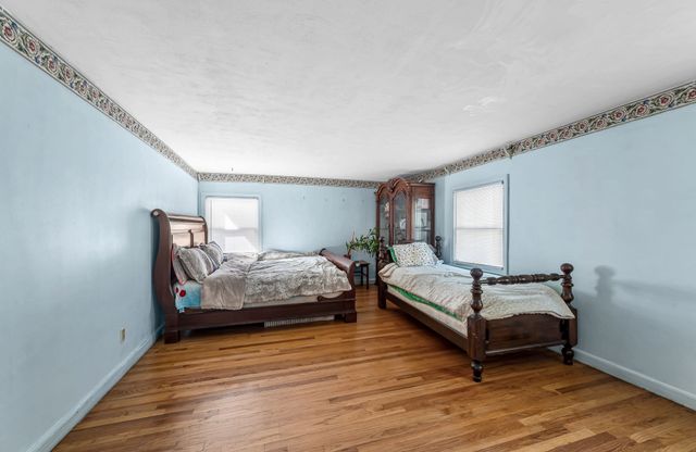 135 Emerson St, Springfield, MA 01118