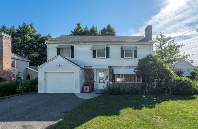 135 Emerson St, Springfield, MA 01118