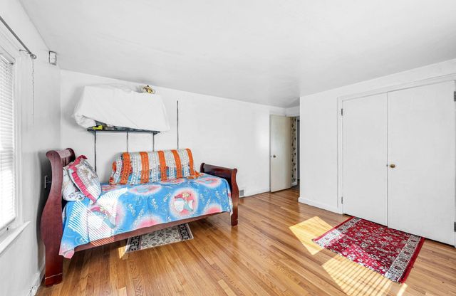 135 Emerson St, Springfield, MA 01118