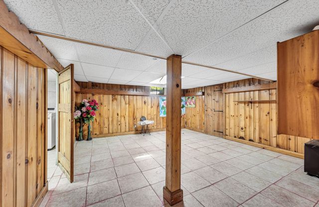 135 Emerson St, Springfield, MA 01118