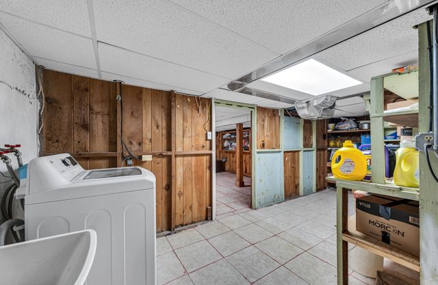 135 Emerson St, Springfield, MA 01118