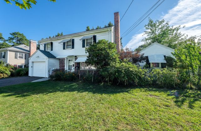 135 Emerson St, Springfield, MA 01118