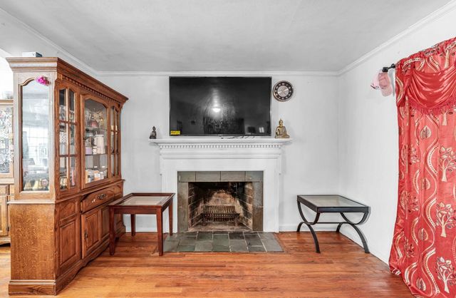 135 Emerson St, Springfield, MA 01118