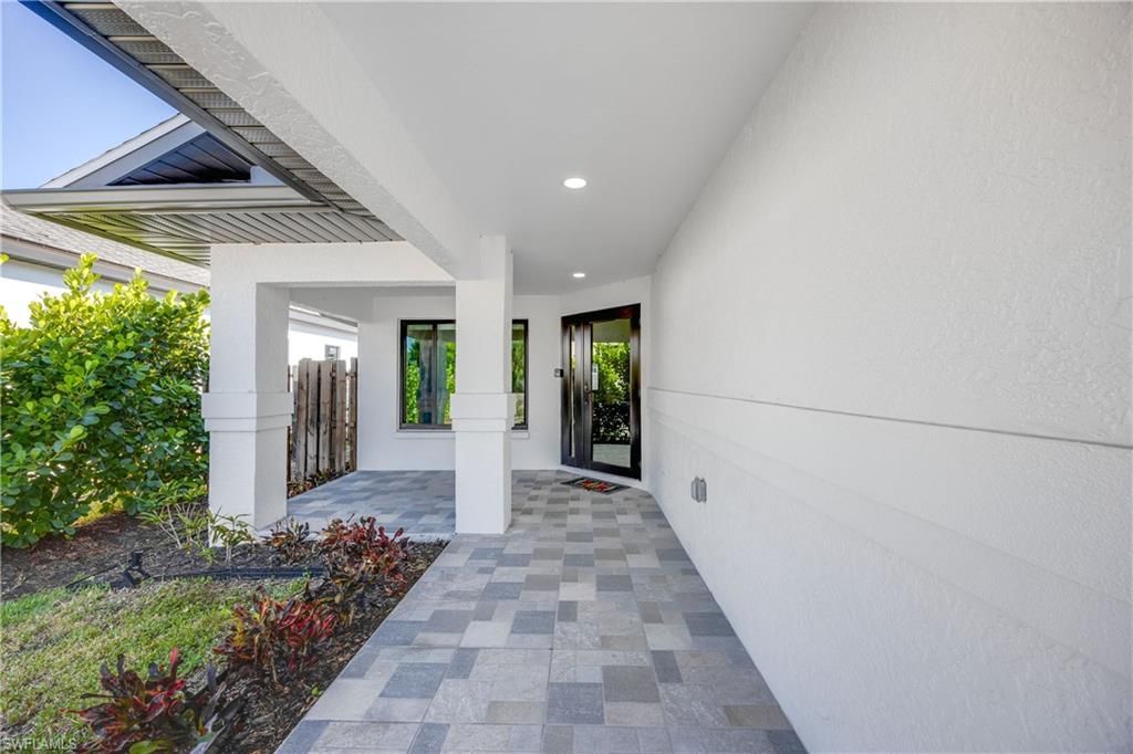 841 91st AVE N, NAPLES, FL 34108 — photo 2