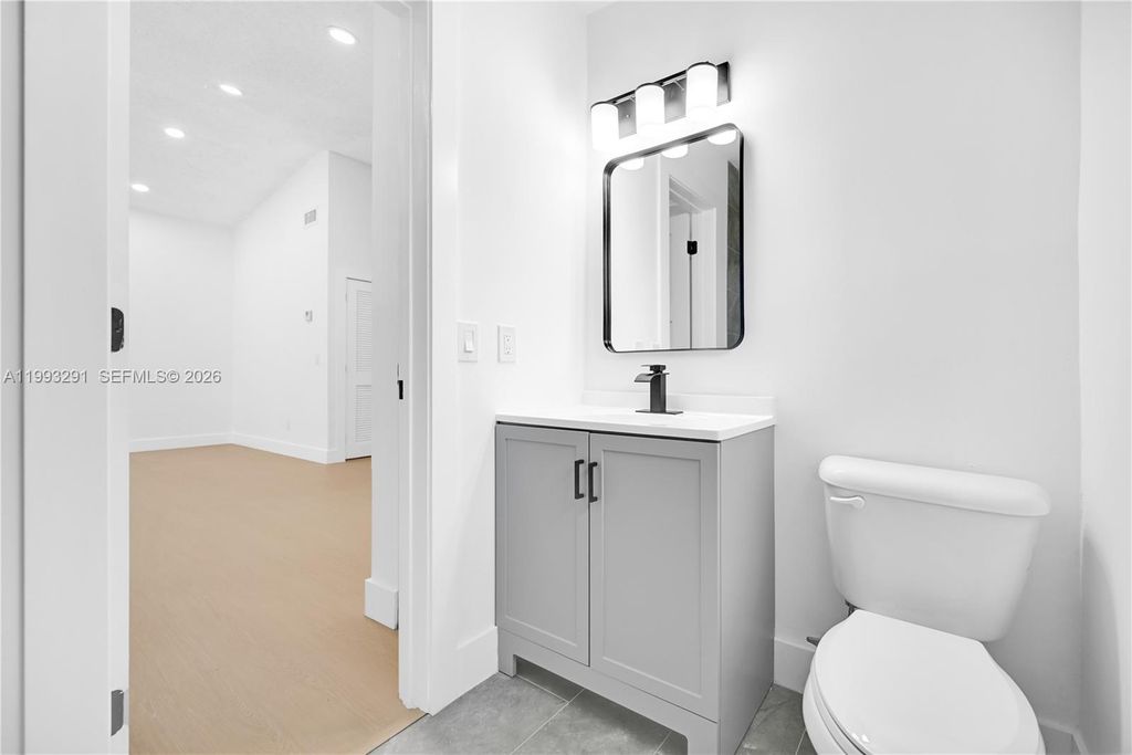 Image 10 of property listing at 13608 SW 286th Ter, Homestead, FL 33033