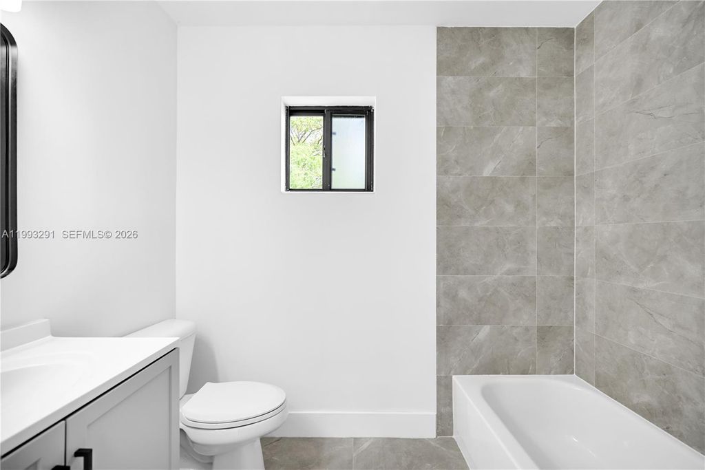 Image 16 of property listing at 13608 SW 286th Ter, Homestead, FL 33033