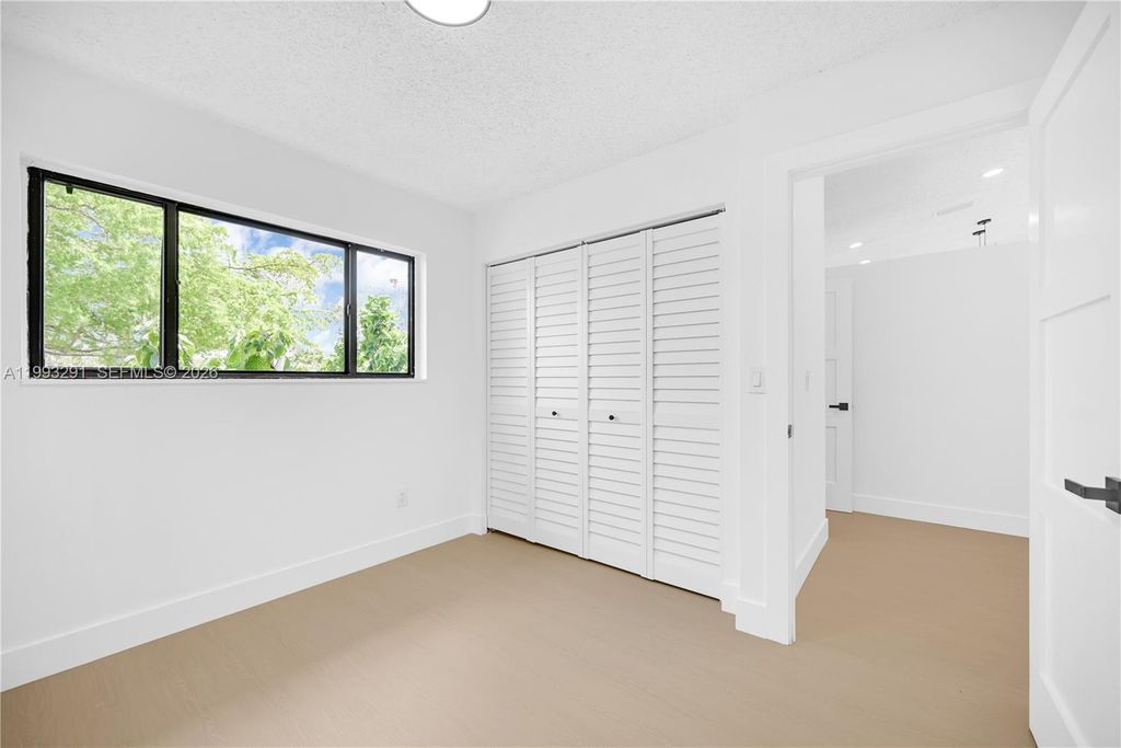 Image 18 of property listing at 13608 SW 286th Ter, Homestead, FL 33033