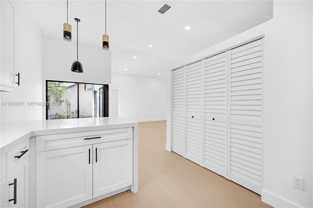 Image 21 of property listing at 13608 SW 286th Ter, Homestead, FL 33033