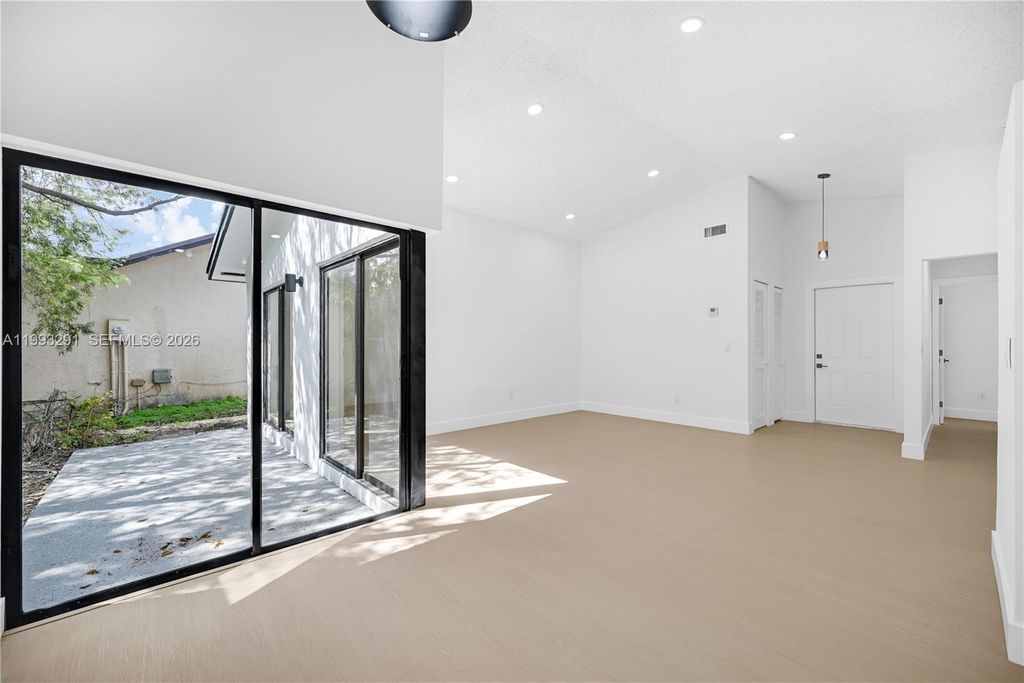 Image 29 of property listing at 13608 SW 286th Ter, Homestead, FL 33033