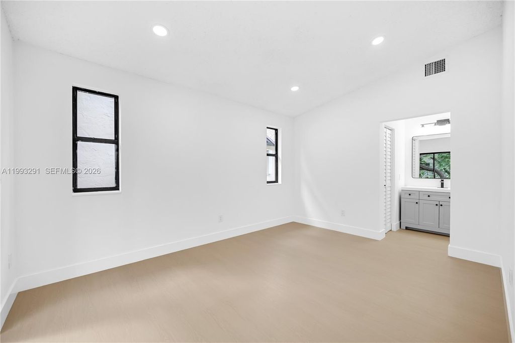 Image 30 of property listing at 13608 SW 286th Ter, Homestead, FL 33033