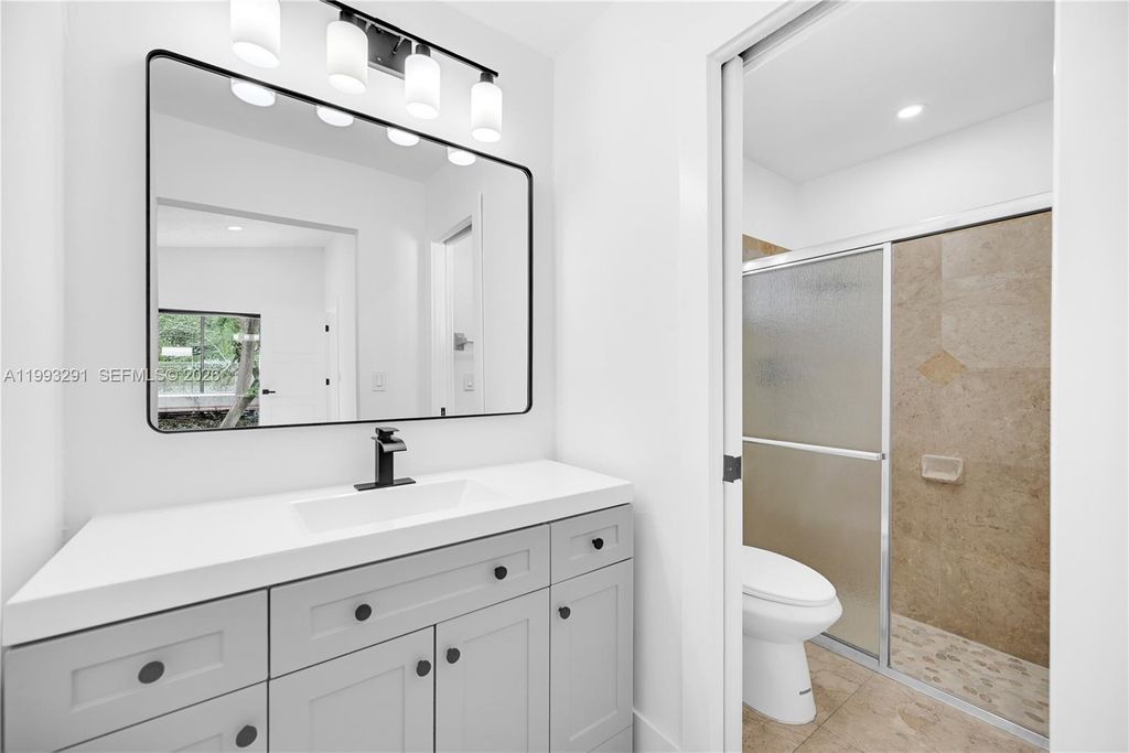 Image 34 of property listing at 13608 SW 286th Ter, Homestead, FL 33033