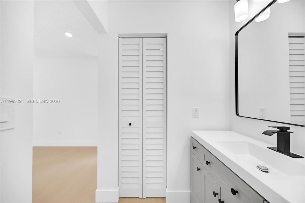 Image 35 of property listing at 13608 SW 286th Ter, Homestead, FL 33033