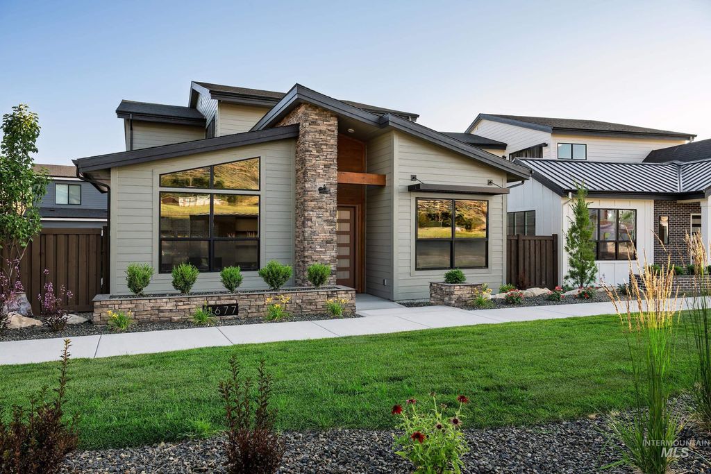 11677 N Rabbitbrush Way, Boise, ID 83714