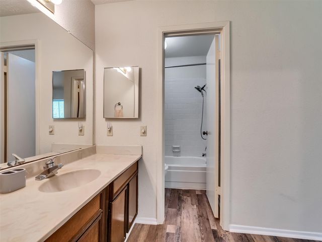 6209 Woodvale Drive, League City, TX 77573