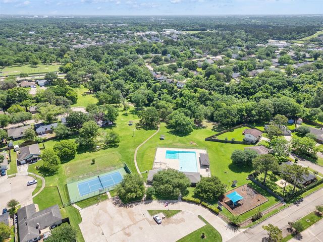 6209 Woodvale Drive, League City, TX 77573