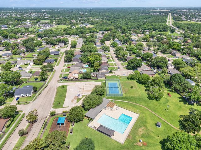 6209 Woodvale Drive, League City, TX 77573