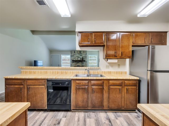6209 Woodvale Drive, League City, TX 77573
