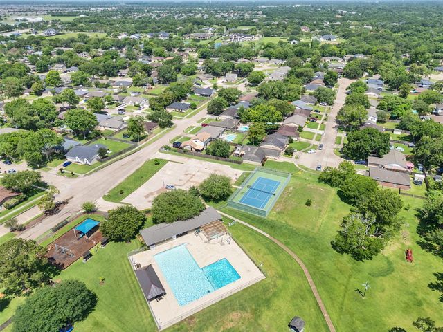 6209 Woodvale Drive, League City, TX 77573
