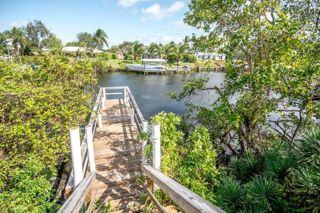 801 Hummingbird Way 205, North Palm Beach, FL 33408