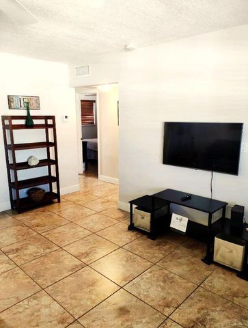 801 Hummingbird Way 205, North Palm Beach, FL 33408