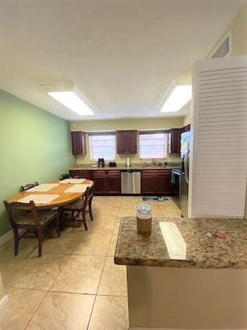 801 Hummingbird Way 205, North Palm Beach, FL 33408