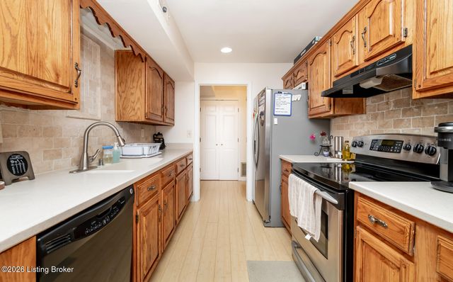 2845 Hikes Ln 102, Louisville, KY 40218