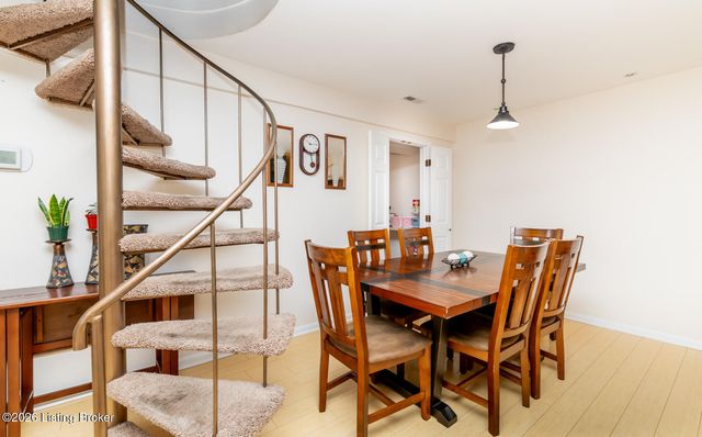2845 Hikes Ln 102, Louisville, KY 40218