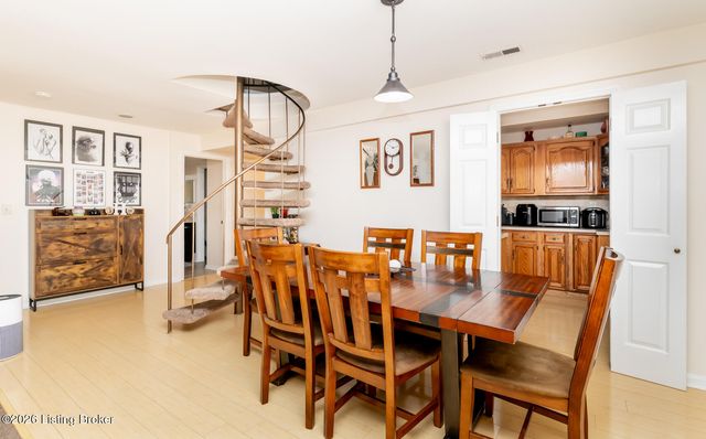 2845 Hikes Ln 102, Louisville, KY 40218